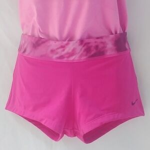 2/25 NIKE Hot Pink Women Athletic Shorts 1.5" Inseam Sz M 8-10 Ombre Waistband